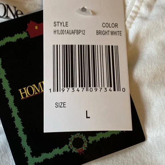 Home alone Christmas tee new with tags! large - Picture 7 of 8